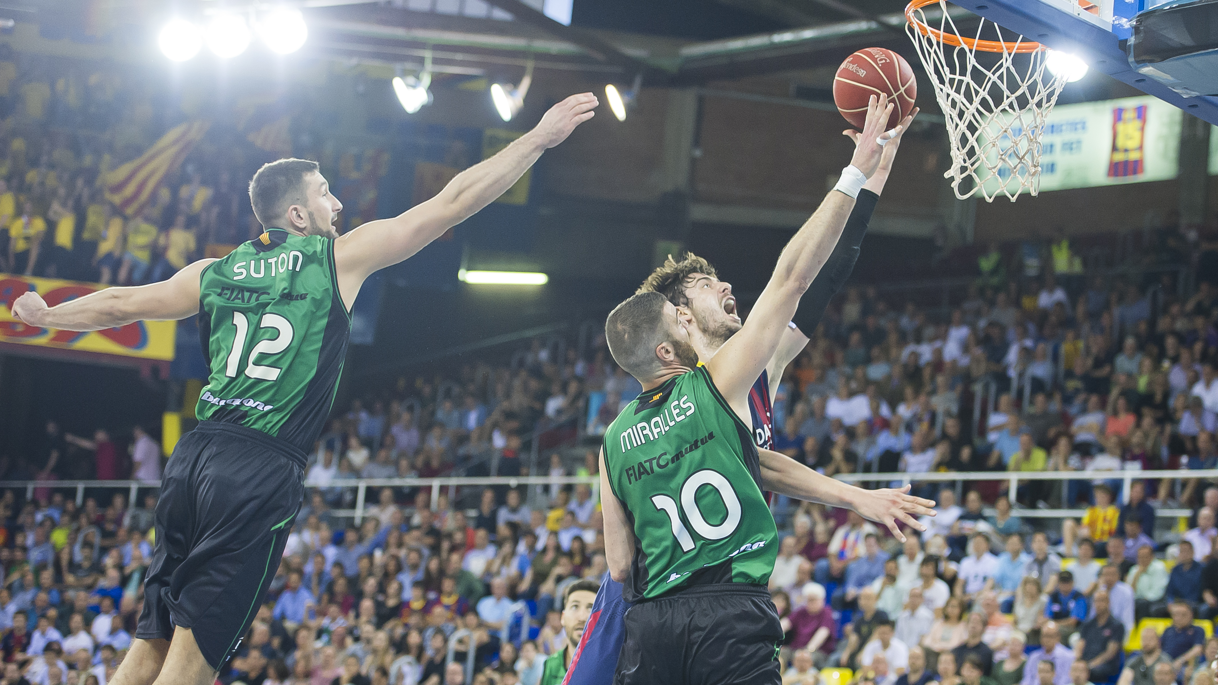 Fc Barcelona Fiatc Joventut First Blow To Bar A