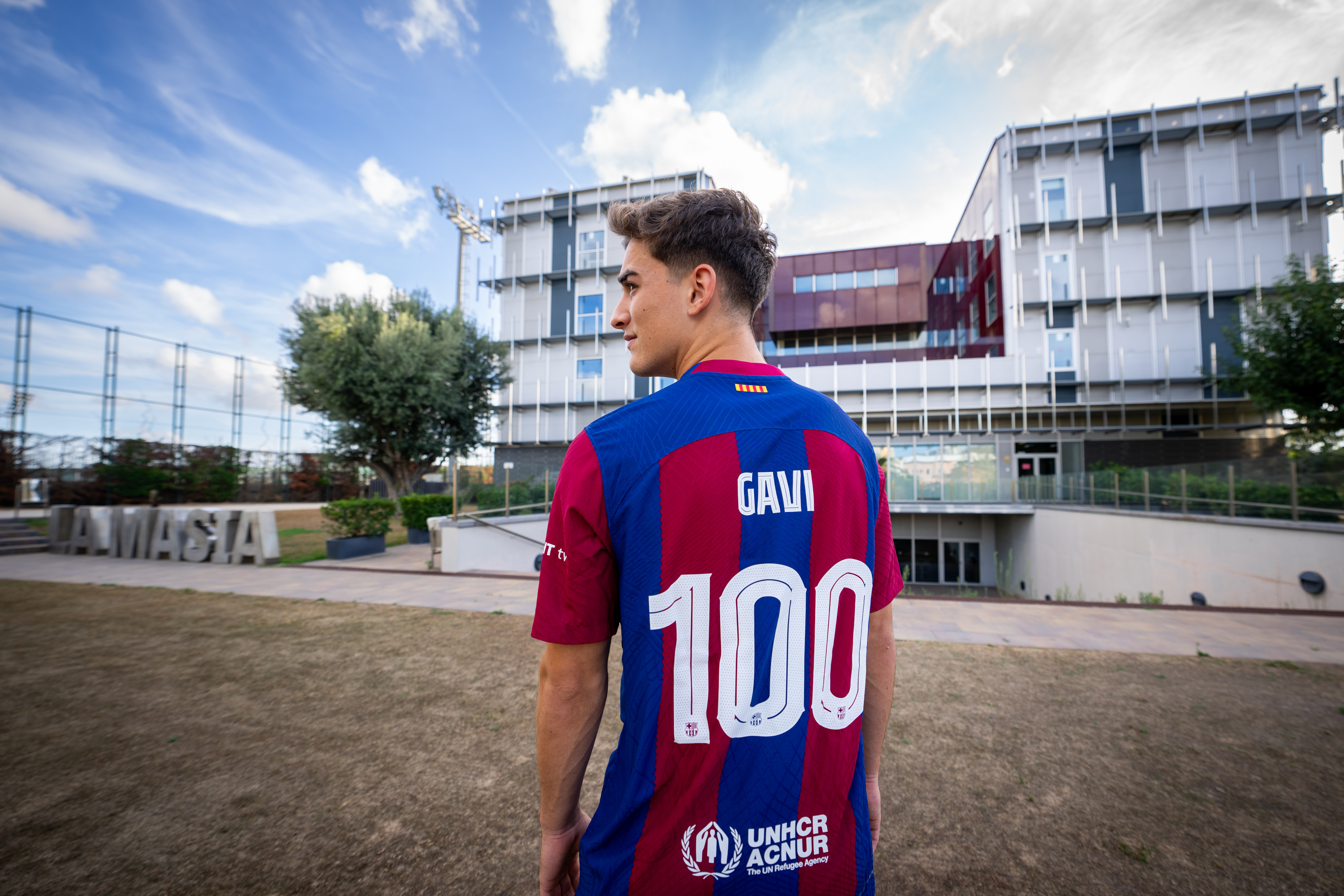 Gavi Celebra Los 100 Partidos Con El Primer Equipo En La Masia