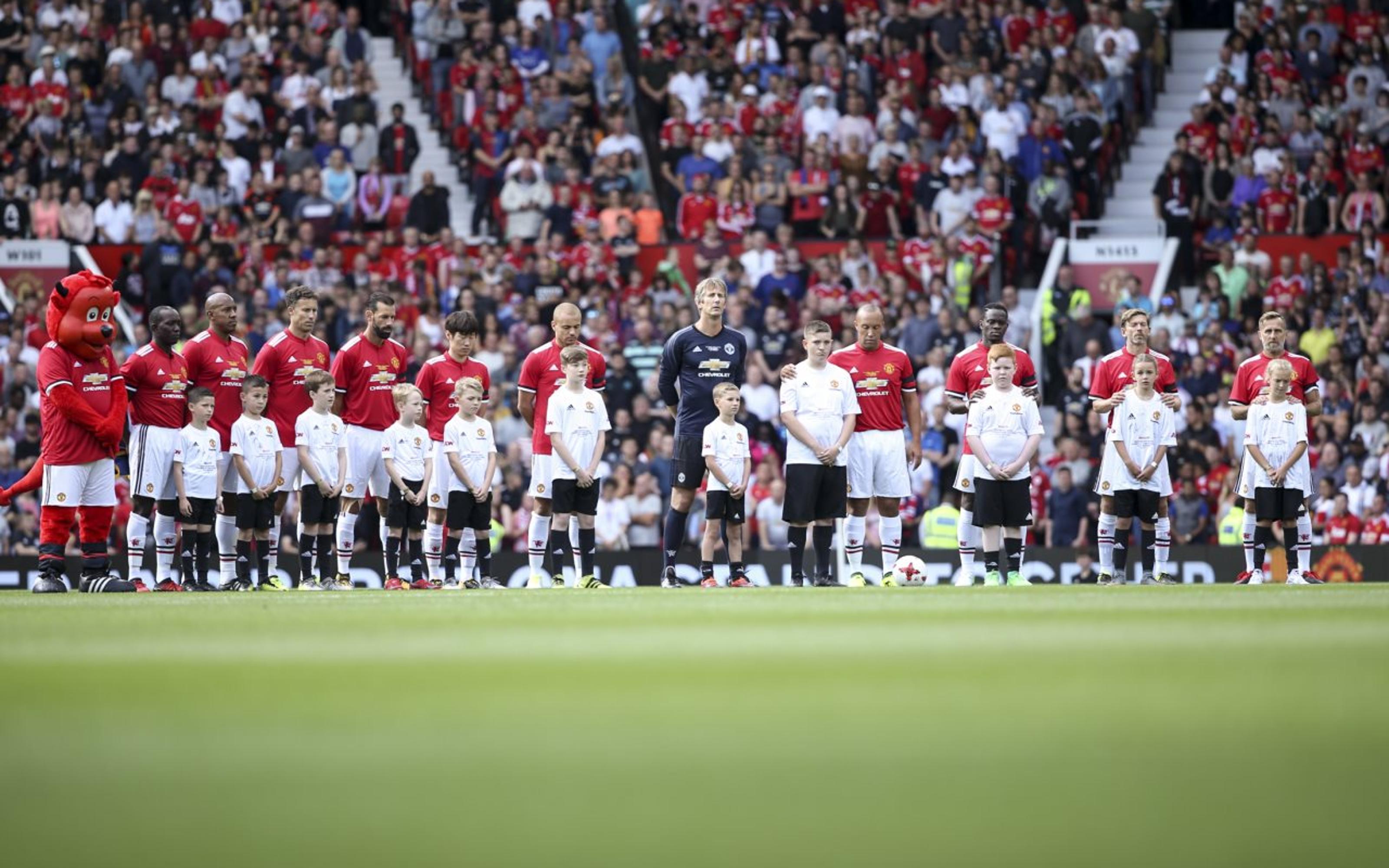 Manchester United Legends-Barça Legends (2-2)