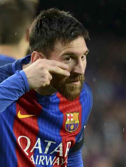 The Best Photos Of Messi In 16 17