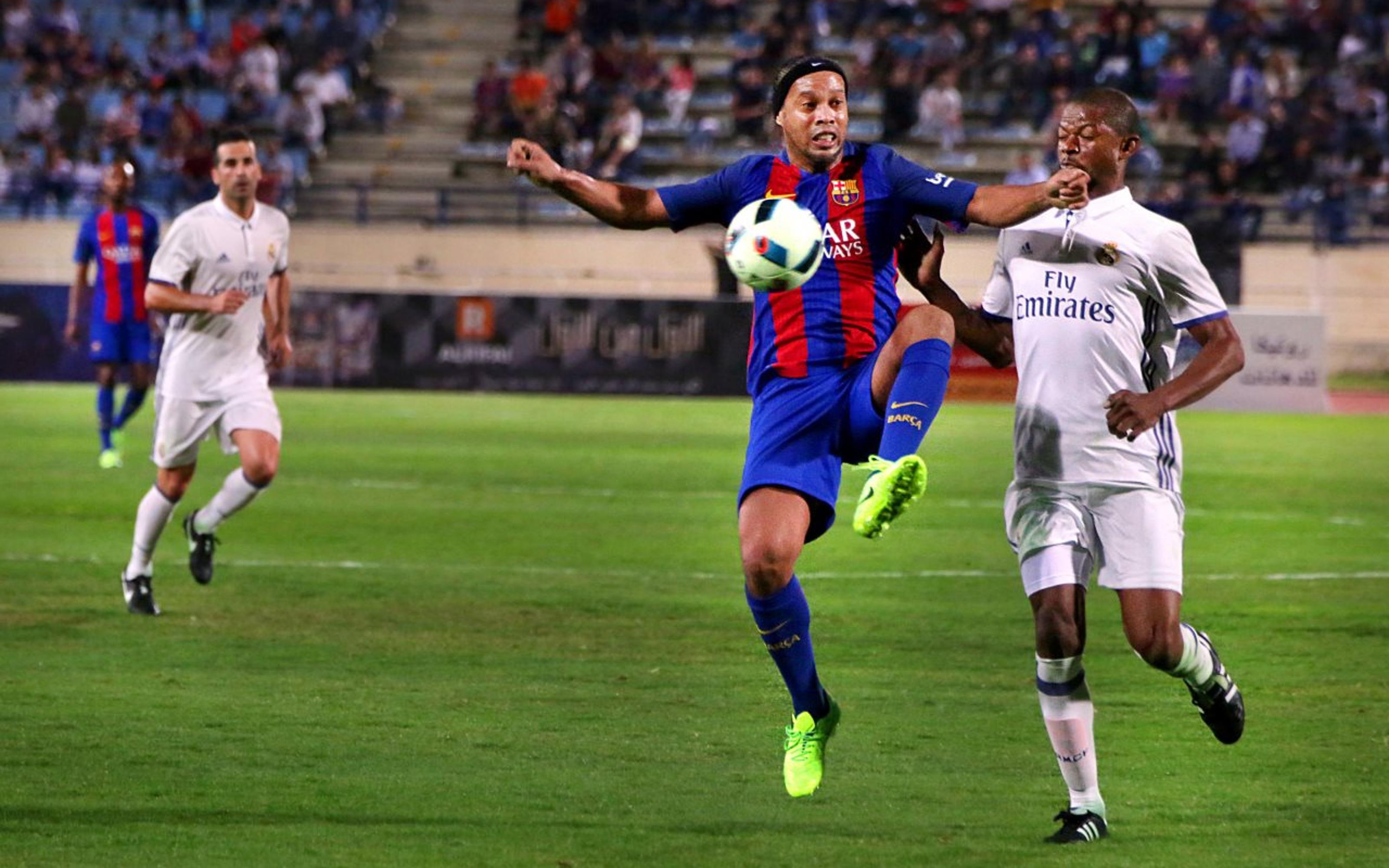 Barça Legends - Real Madrid Leyendas (3-2)