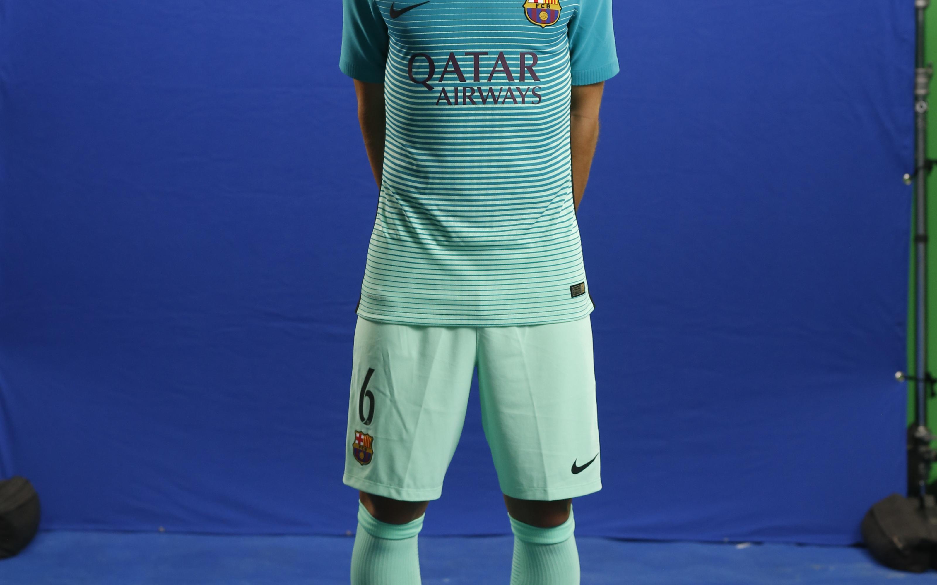 The Barça Third Kit In More Detail