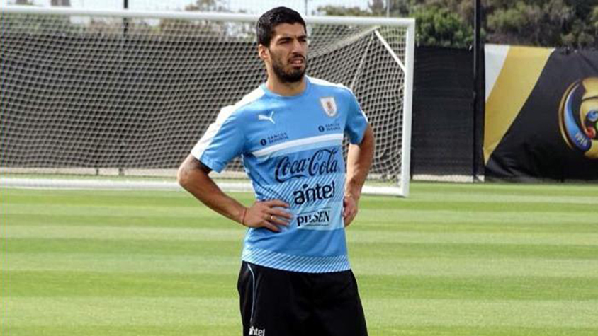 Luis Suárez's Uruguay bow out of Copa America with 3-0 defeat of Jamaica