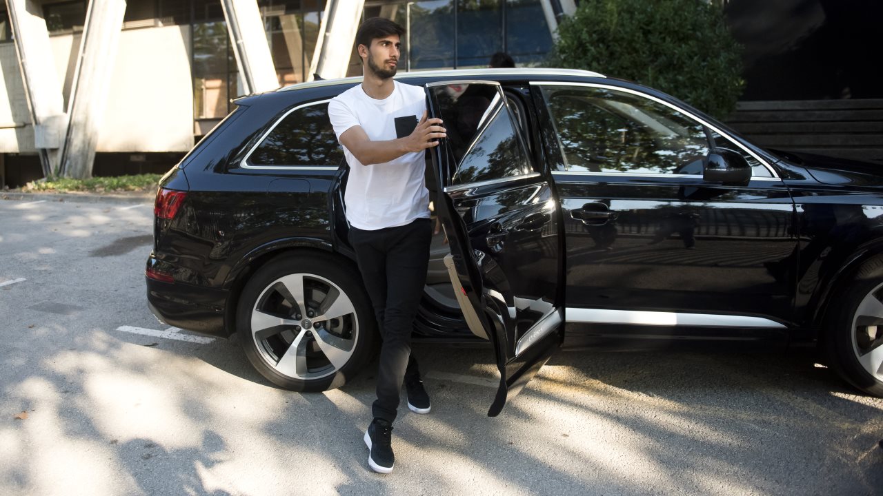 André Gomes' first hours as an FC Barcelona player