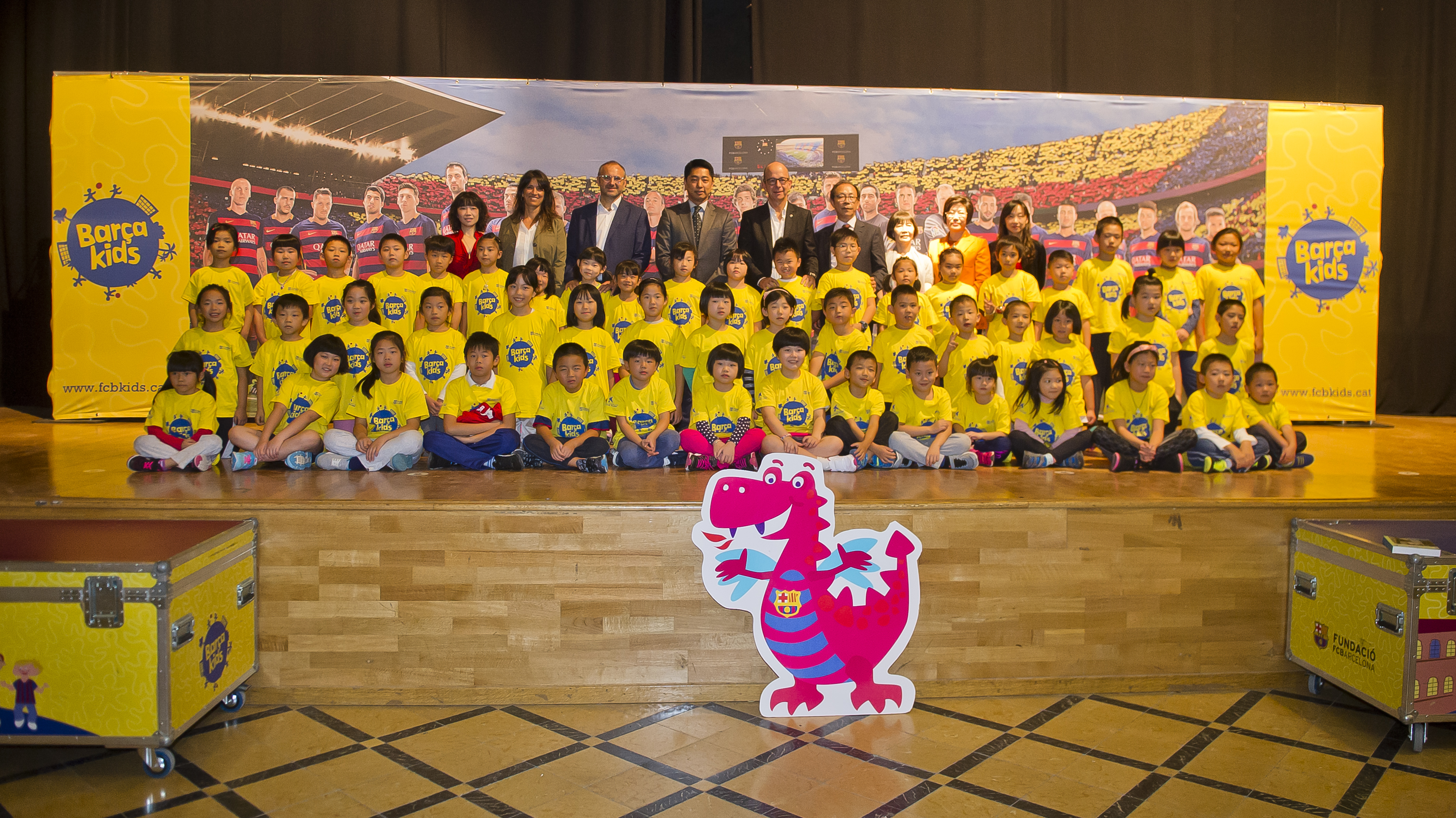 Barçakids celebrates the inclusion of football in the Chinese education  system