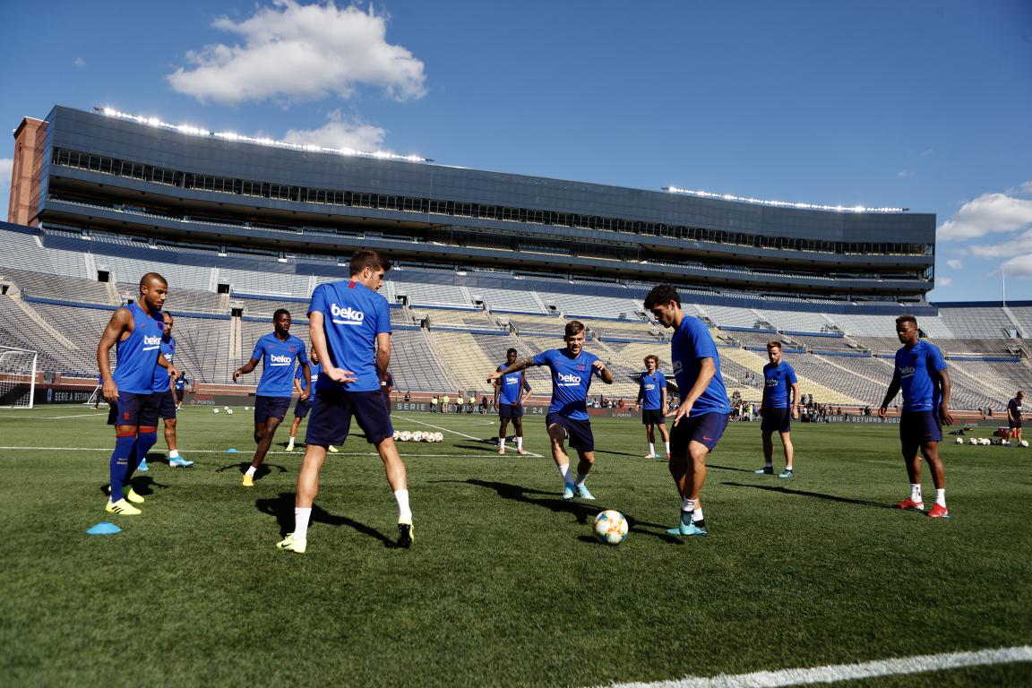 Barca Train At Michigan Stadium The Biggest In The U S