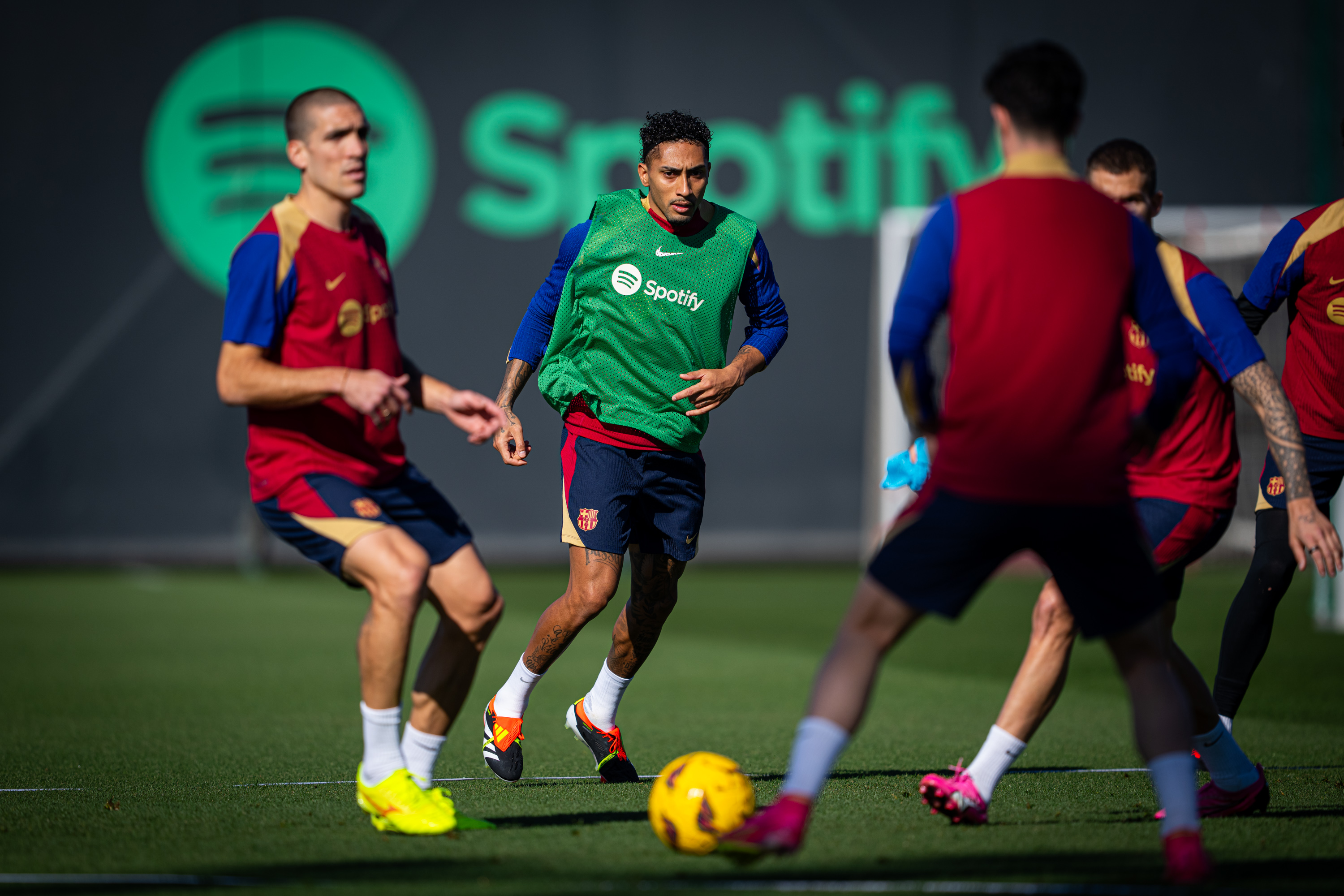 Todo Sonrisas Y Dos Caras Nuevas En El Entrenamiento Post Alavés 7813