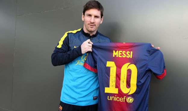 Official FC Barcelona Home kit shirt from the 13/14 season signed by M –  Barça Official Store Spotify Camp Nou