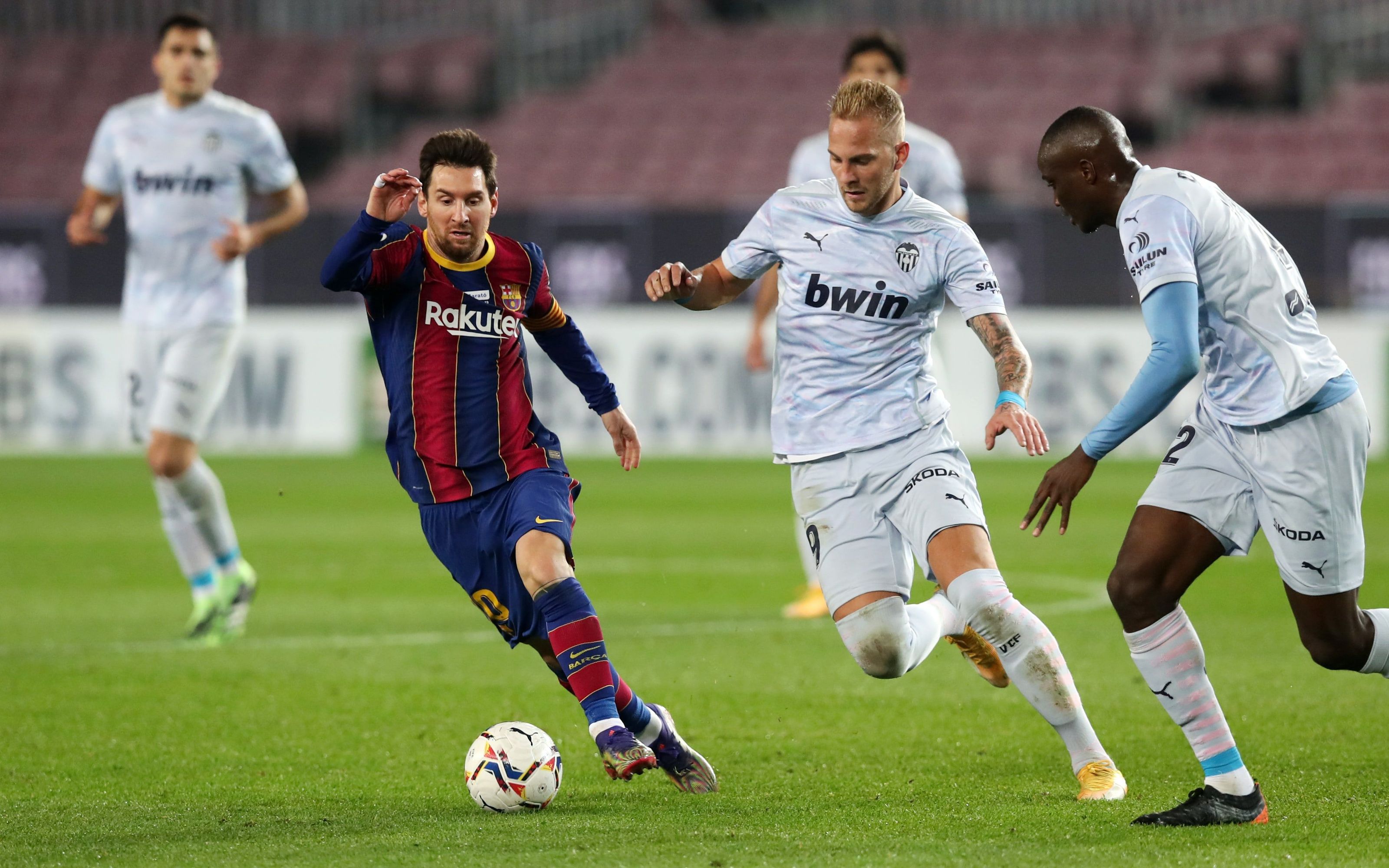 Barça v Valencia in photos