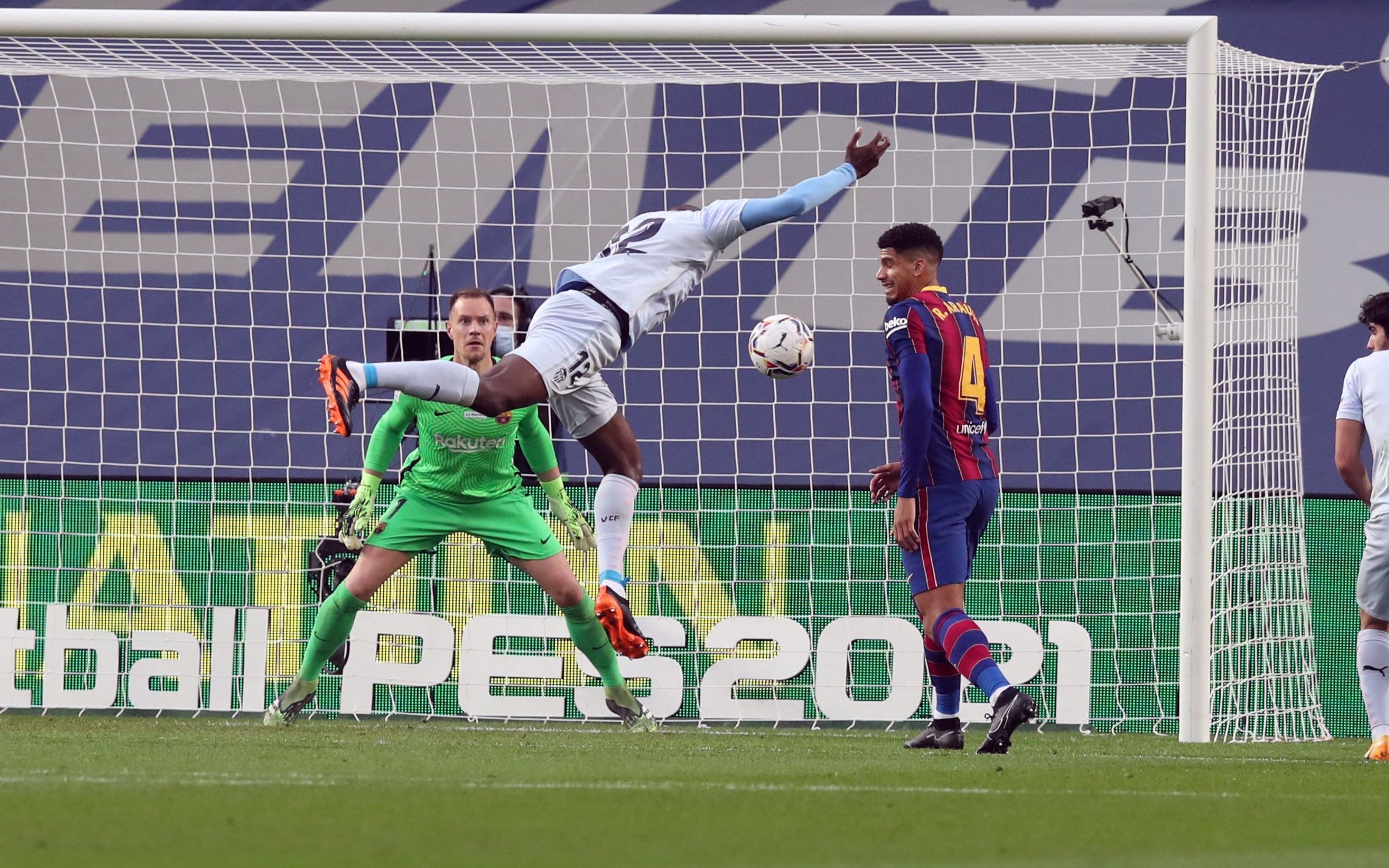 Barça v Valencia in photos