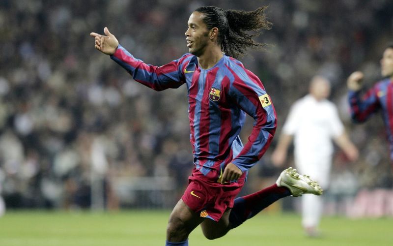 2005-06 FC Barcelona away jersey (#10 RONALDINHO) - L