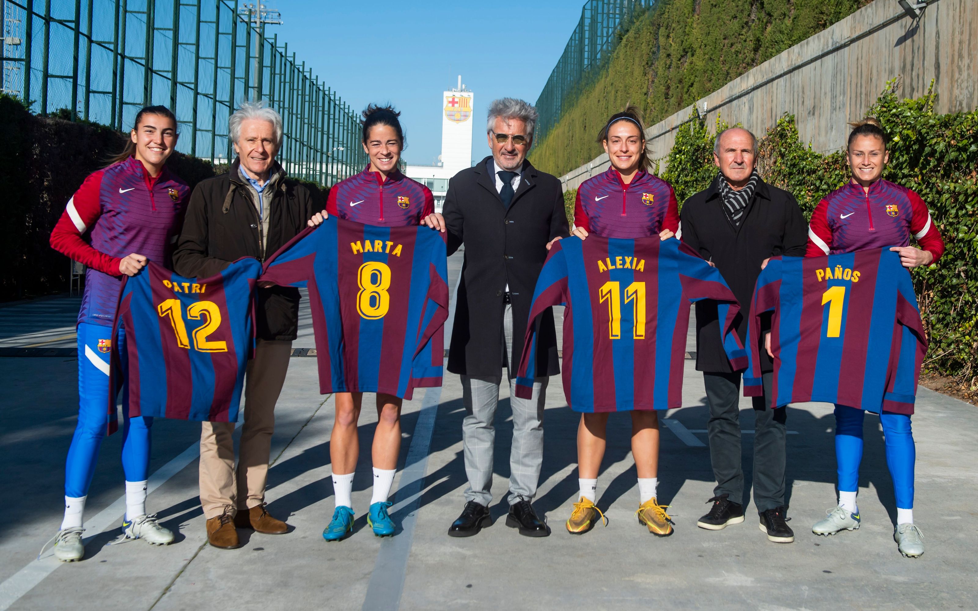 Fc Barcelona Femeniacute A Football Powerhouse Redefining Womens Soccer