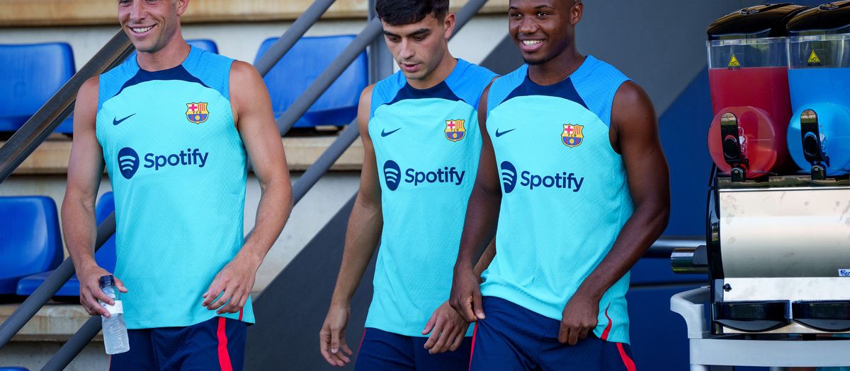 Le Barça présente les nouvelles tenues d'entraînement pour 2022/23