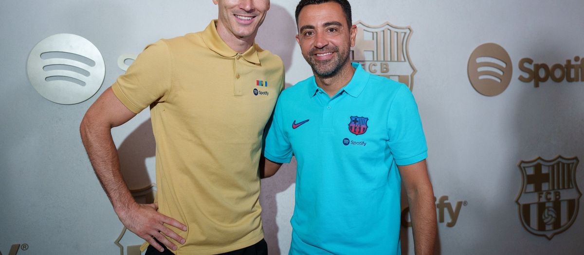 Xavi Hernández arrives in Miami