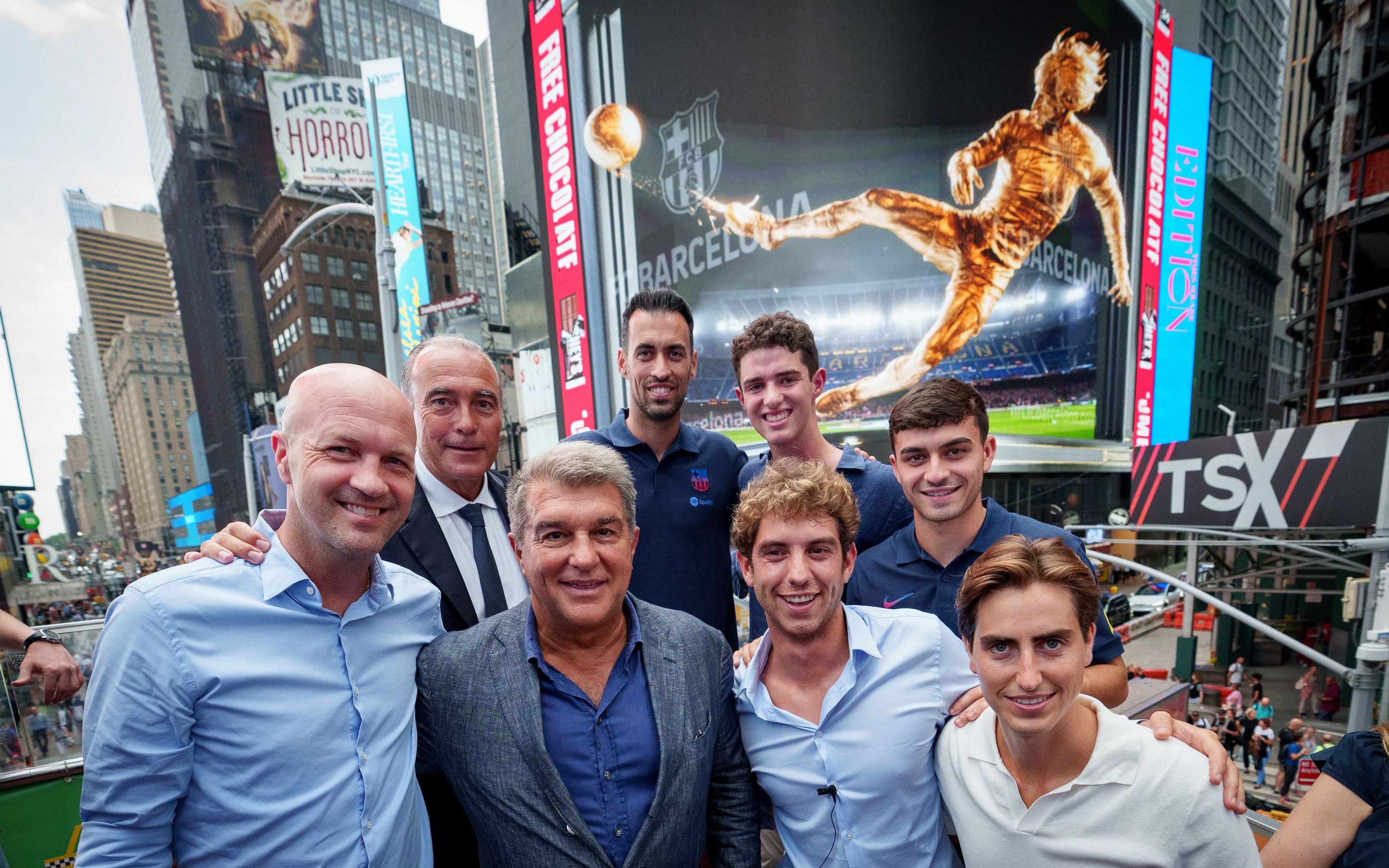 Cuenta atrás en Times Square para la subasta en vivo de la primera obra de  arte NFT del Barça el 29 de julio en Sotheby's Nueva York