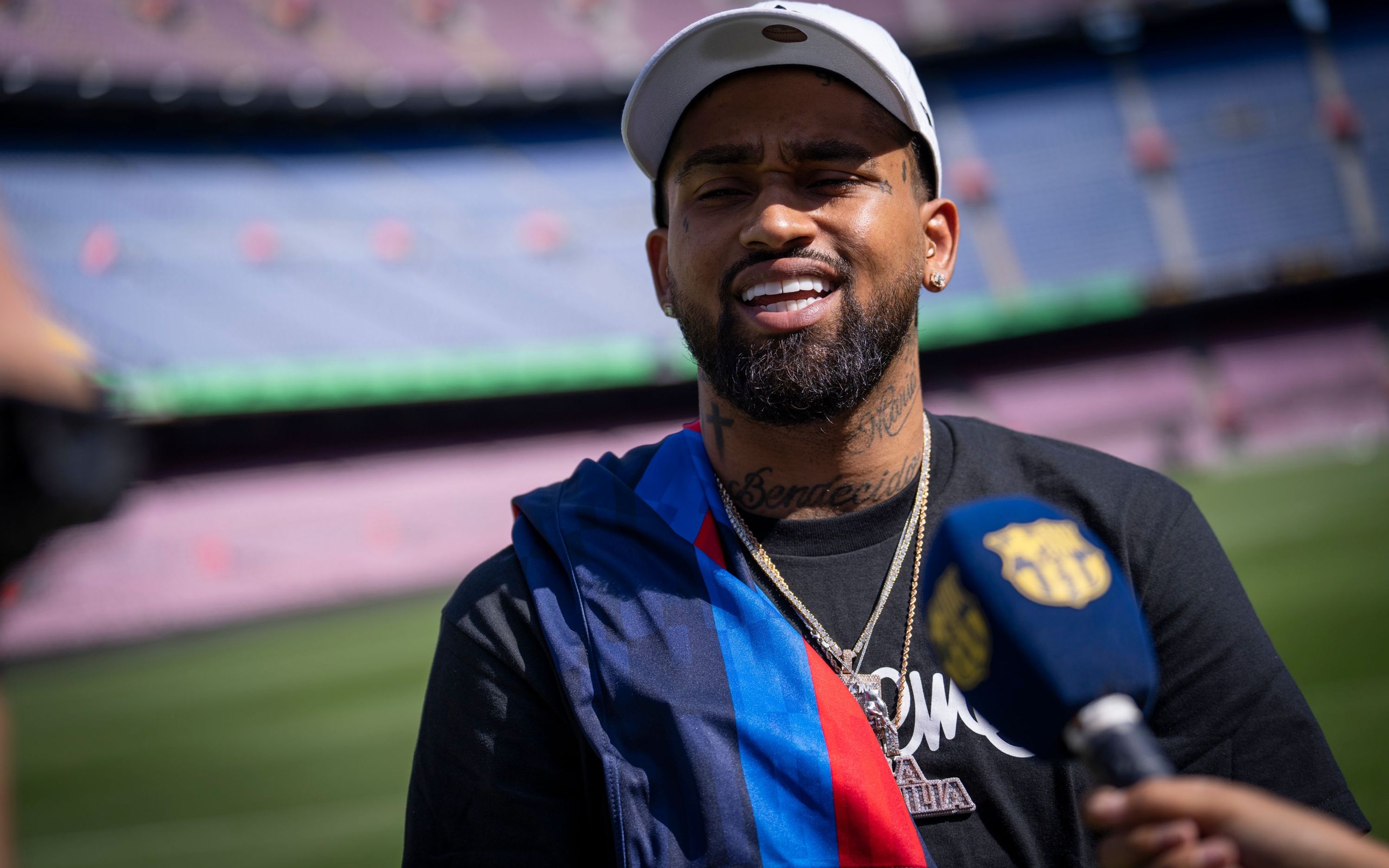 Visita de Bryant Myers en el Spotify Camp Nou