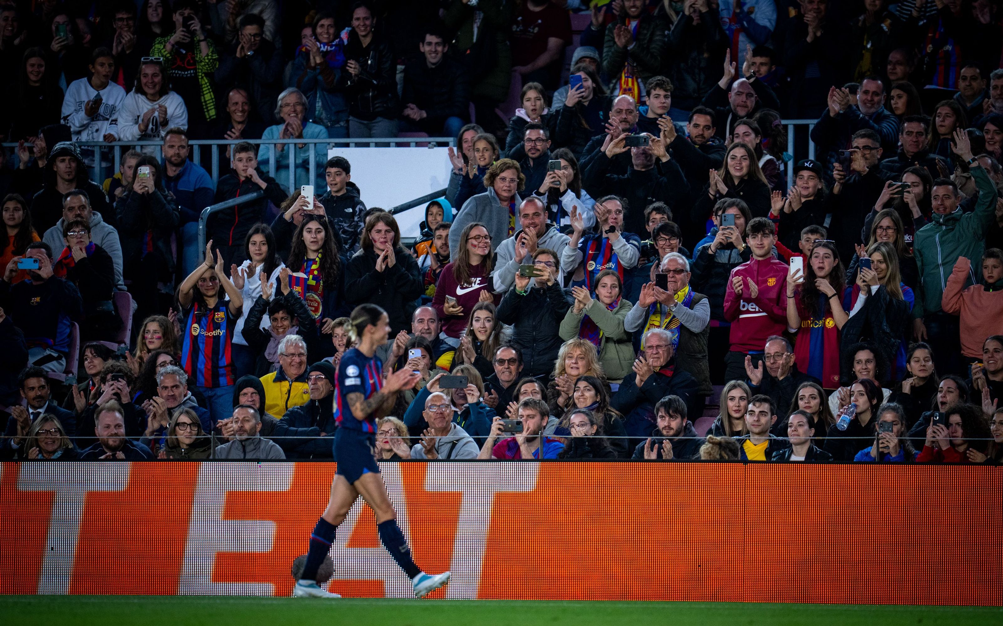 Las Imágenes De La Goleada Del Barça Femenino A La Roma En El Spotify Camp Nou 5 1 0137