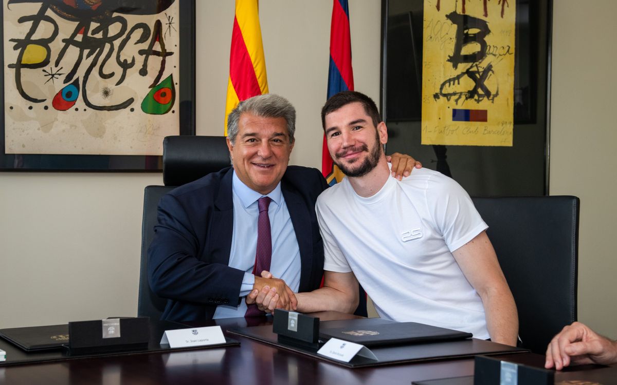 Dario Brizuela signs contract with Barça