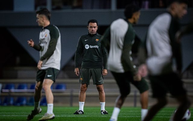 Xavi enfrenta pressão no Barcelona conforme o Real Madrid apoia tropeços do  rival 