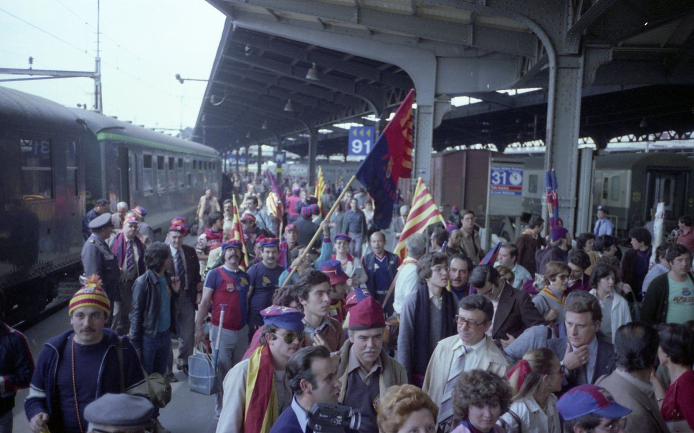 cules El topic de la reminiscencia blaugrana.  Caòtic: insults amenaces... hasta contra els difunts - Página 4 2396_02_22_1