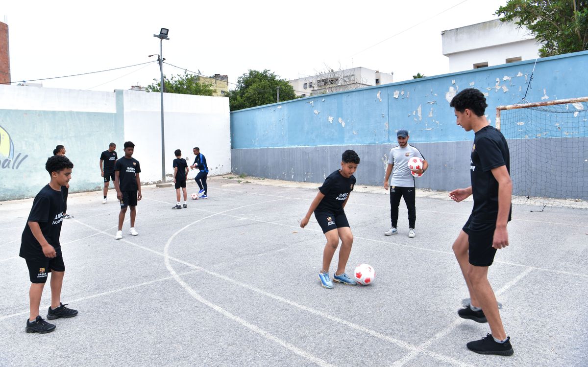 Acción solidaria de la Barça Academy Rabat