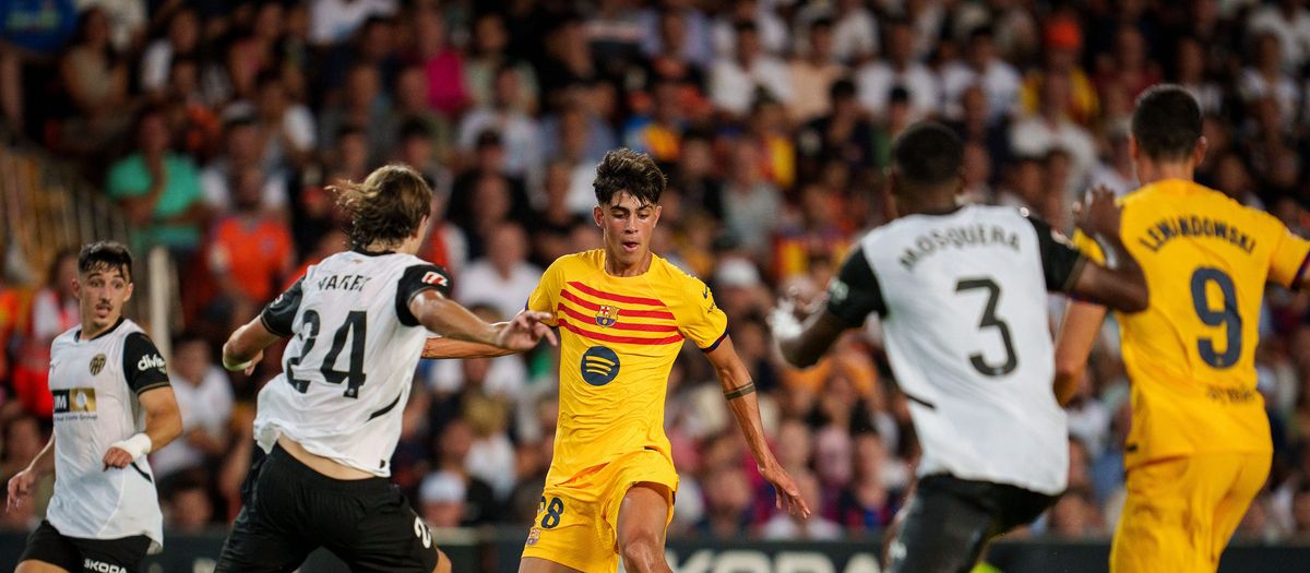 Evening of competitive debuts at Mestalla