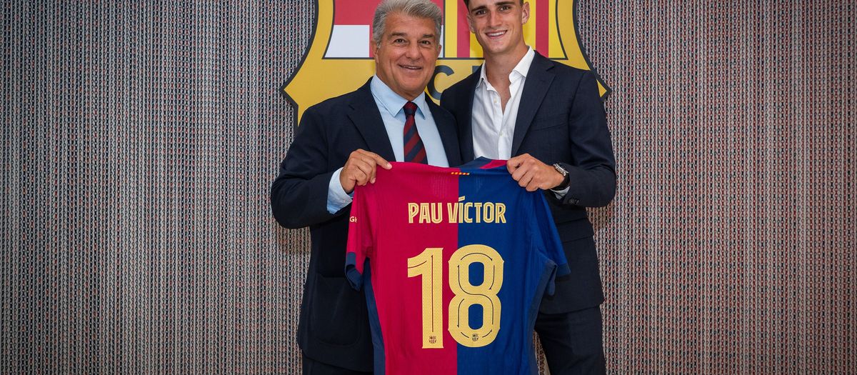 Pau Víctor signs first team contract