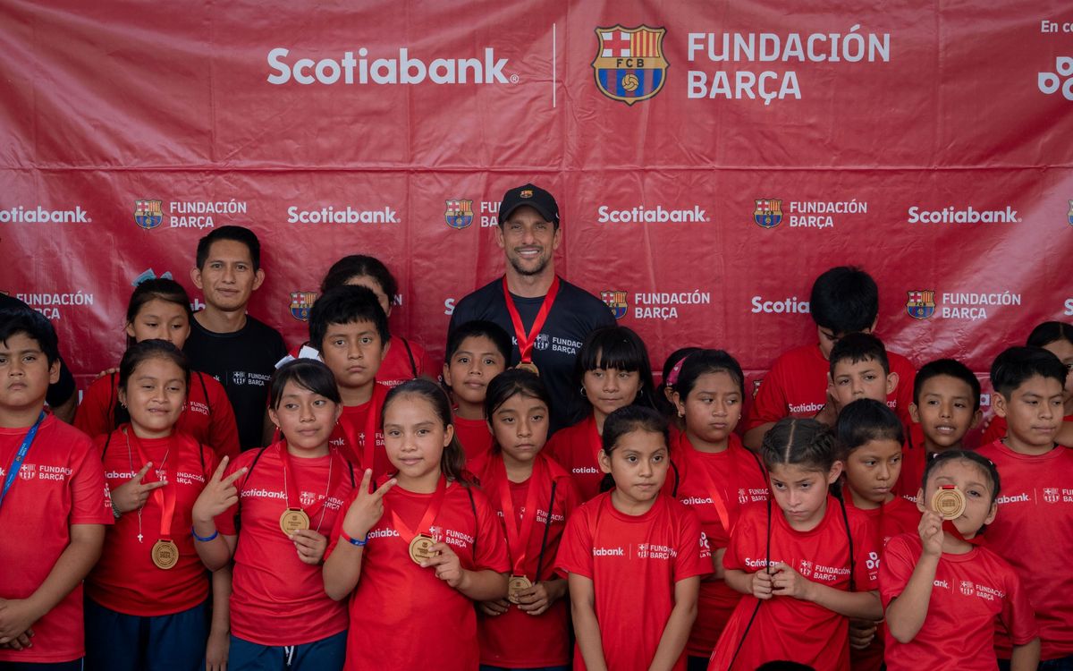 Juliano Belletti visits a project being run by the FC Barcelona Foundation and Scotiabank in Calakmul (Mexico)