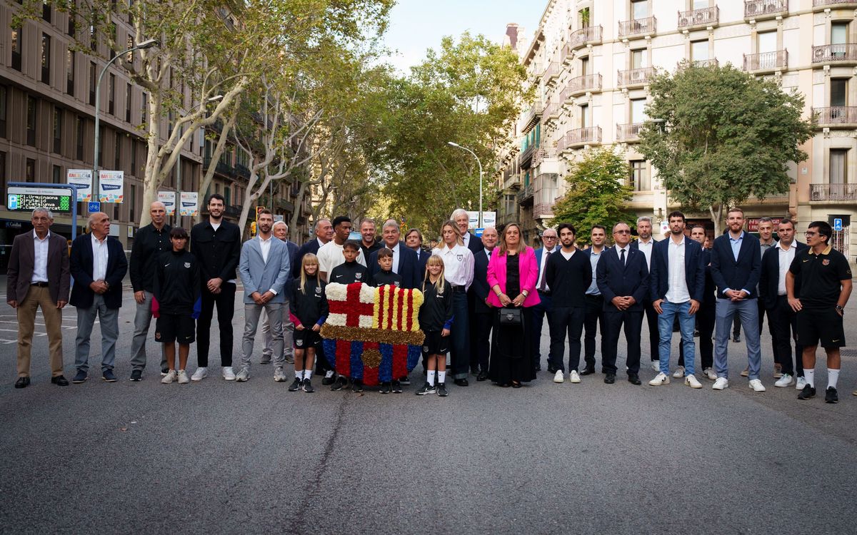 La Agrupación acompaña al Club en la ofrenda floral de la Diada de Catalunya