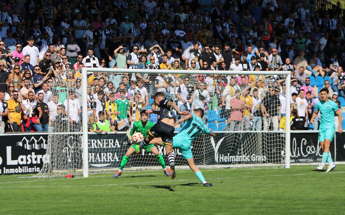 Unionistas - Barça Atlètic: Final cruel (2-1)