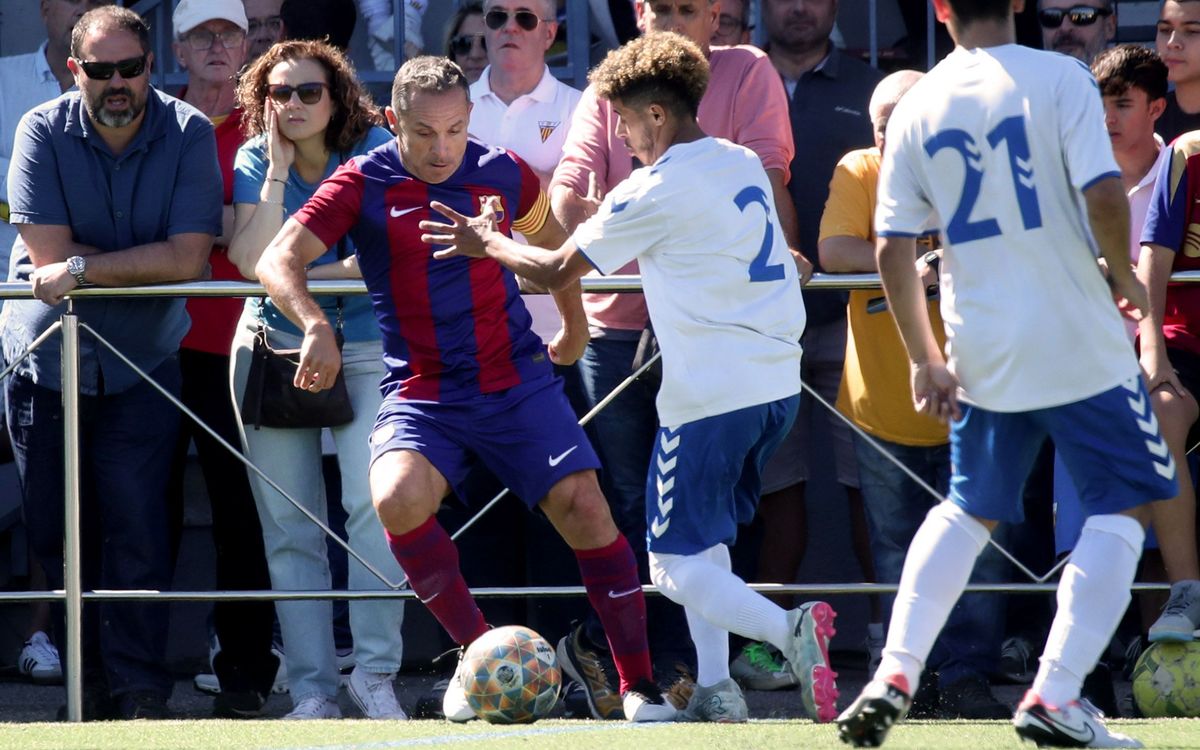 Sergi Barjuan lidera al equipo de la Agrupación en el partido jugado en Les Franqueses (Barcelona)