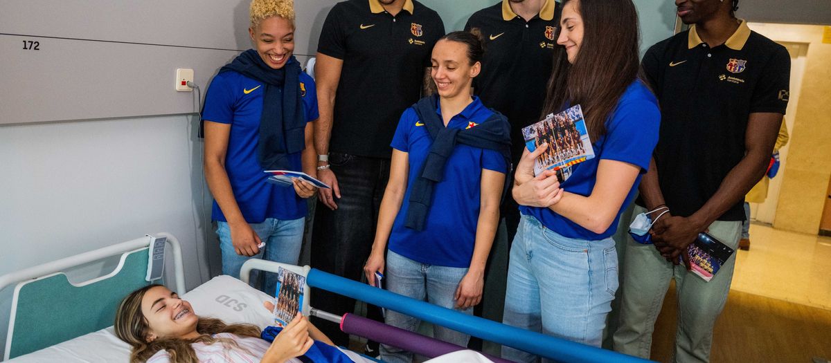 The Barça basketball team visit Sant Joan de Déu Pediatric Cancer Center in Barcelona