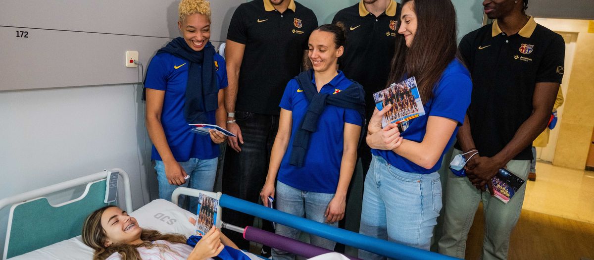 The Barça basketball team visit Sant Joan de Déu Pediatric Cancer Center in Barcelona