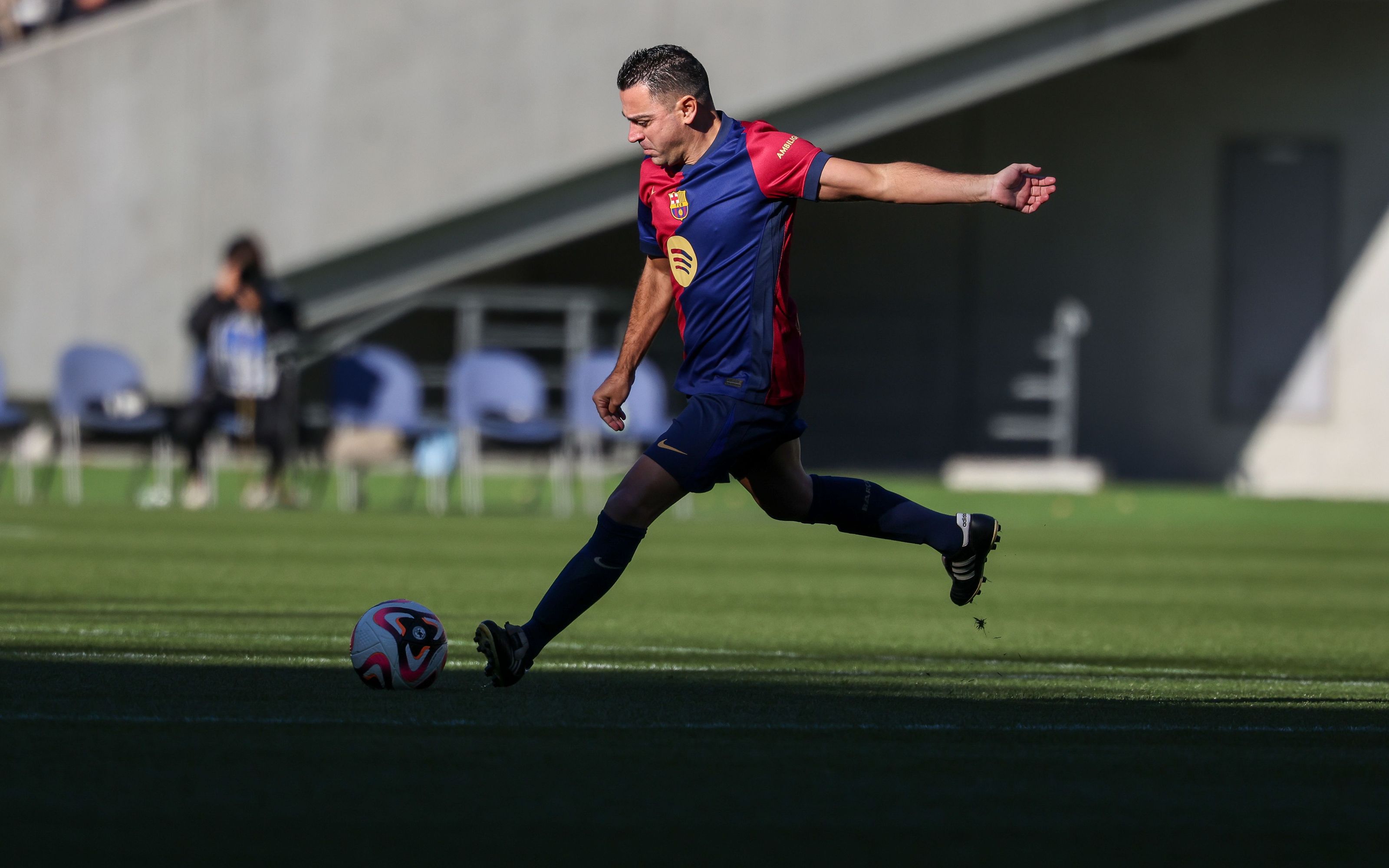 Barça Legends 2-1 Real Madrid Leyendas: Last gasp El Clásico win