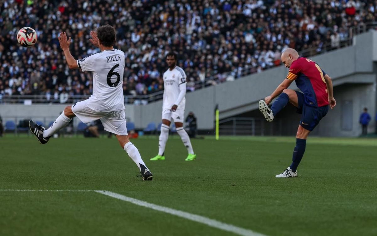 Barça Legends - Real Madrid Leyendas: El Clàssic és culer en l'úlltim sospir (2-1)