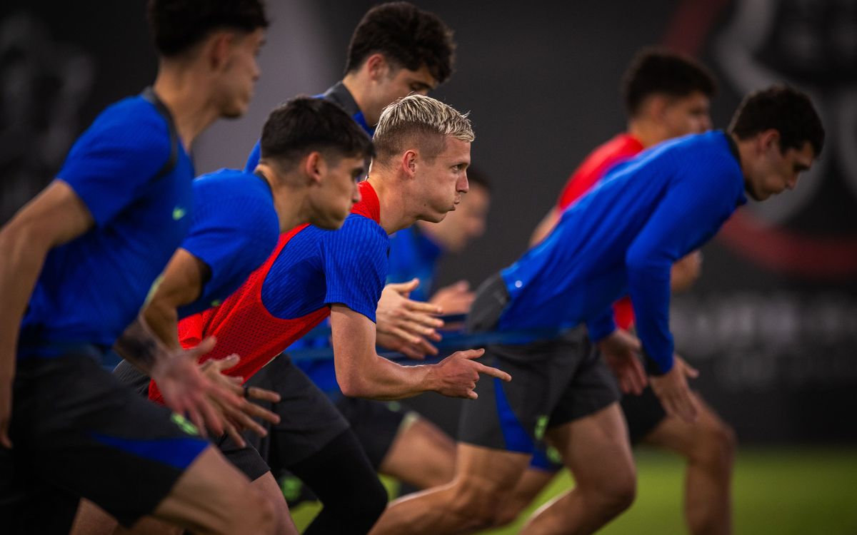 Two groups at training with Super Cup Final in mind