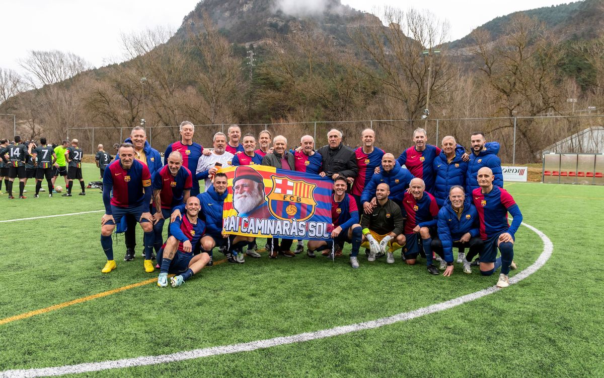 Golejada de l’equip masculí en l’homenatge de l’Avi del Barça